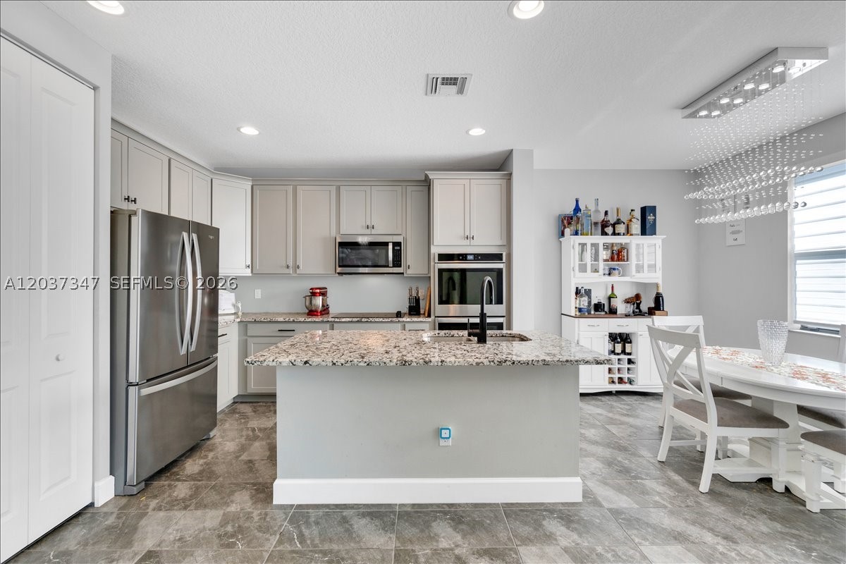 RESIDENCES AT PALM AIRE - Residential Lease