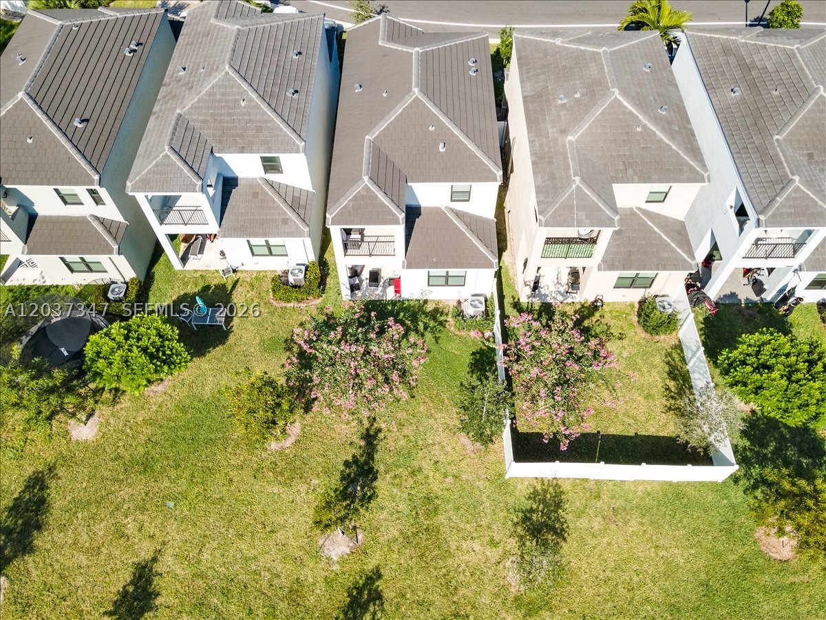 RESIDENCES AT PALM AIRE - Residential Lease
