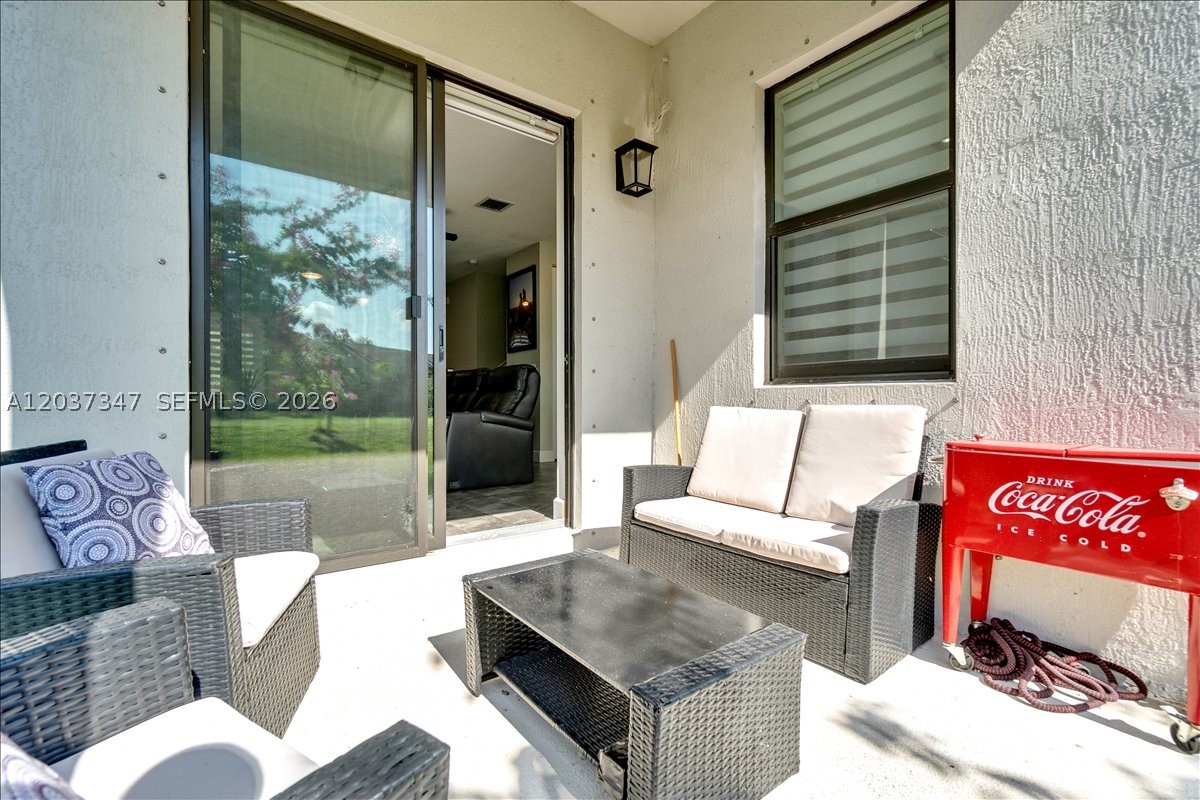 RESIDENCES AT PALM AIRE - Residential Lease