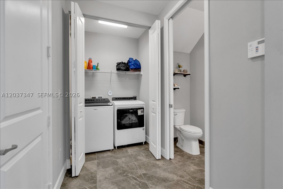 RESIDENCES AT PALM AIRE - Residential Lease