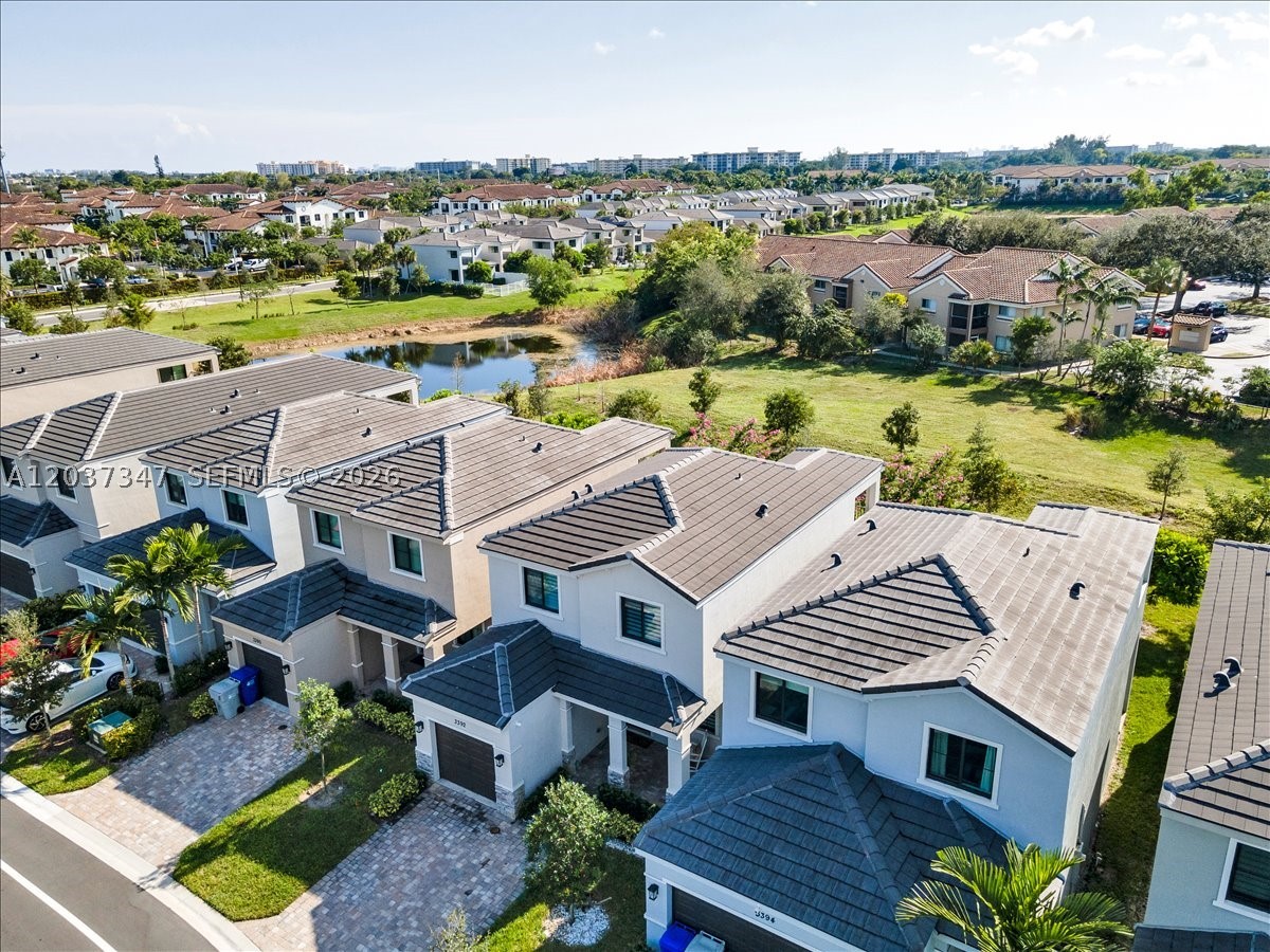 RESIDENCES AT PALM AIRE - Residential Lease