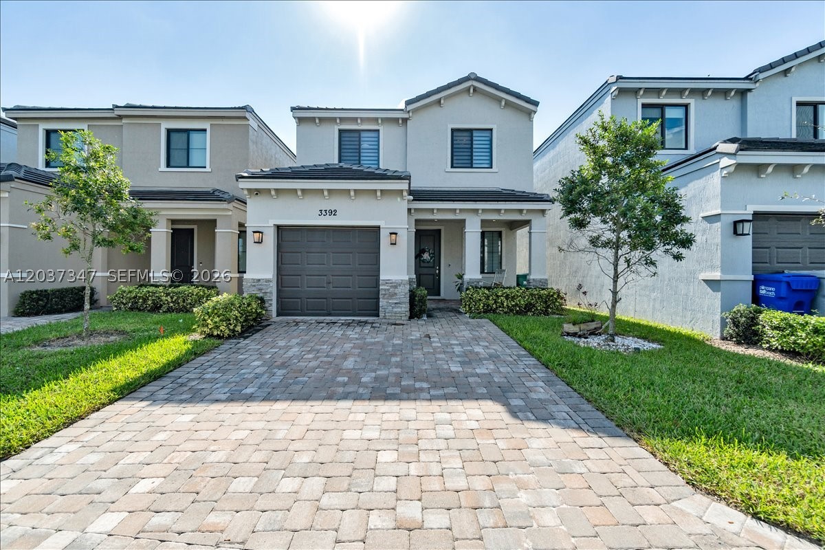 RESIDENCES AT PALM AIRE - Residential Lease