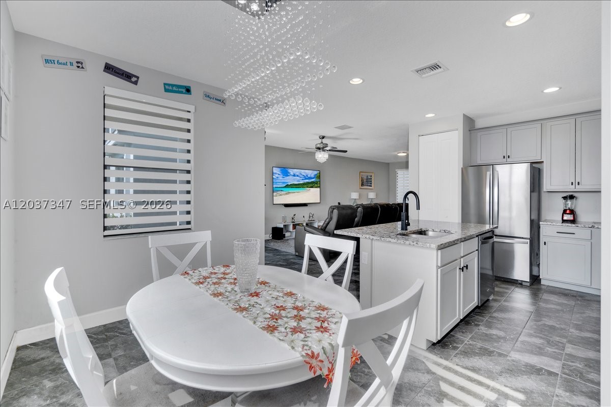 RESIDENCES AT PALM AIRE - Residential Lease