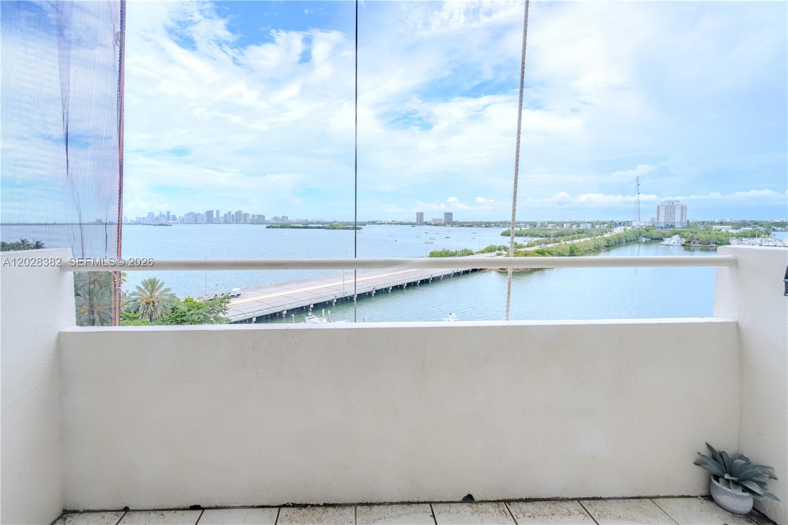 BAYSHORE YACHT & TENNIS - Residential