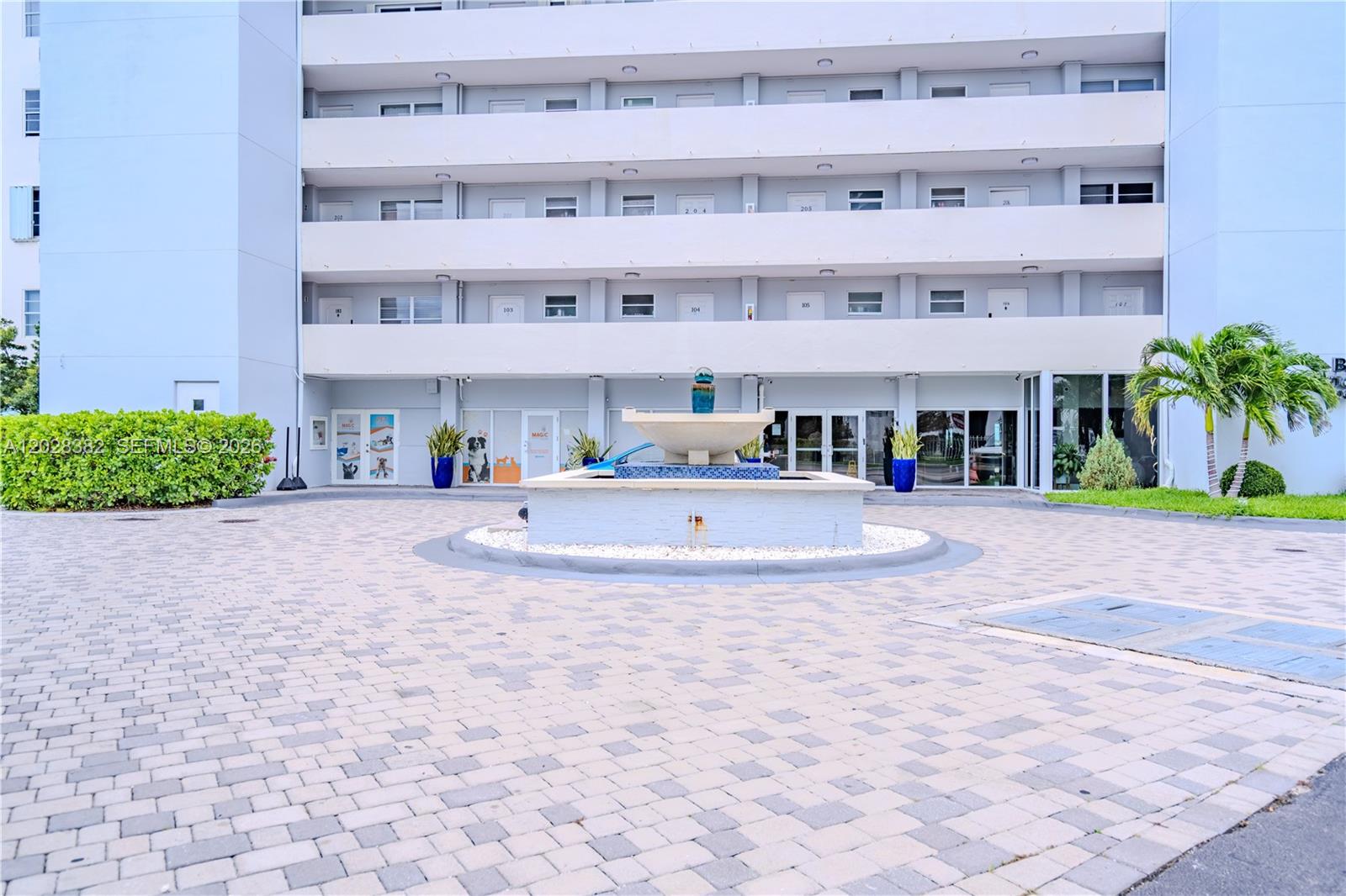 BAYSHORE YACHT & TENNIS - Residential