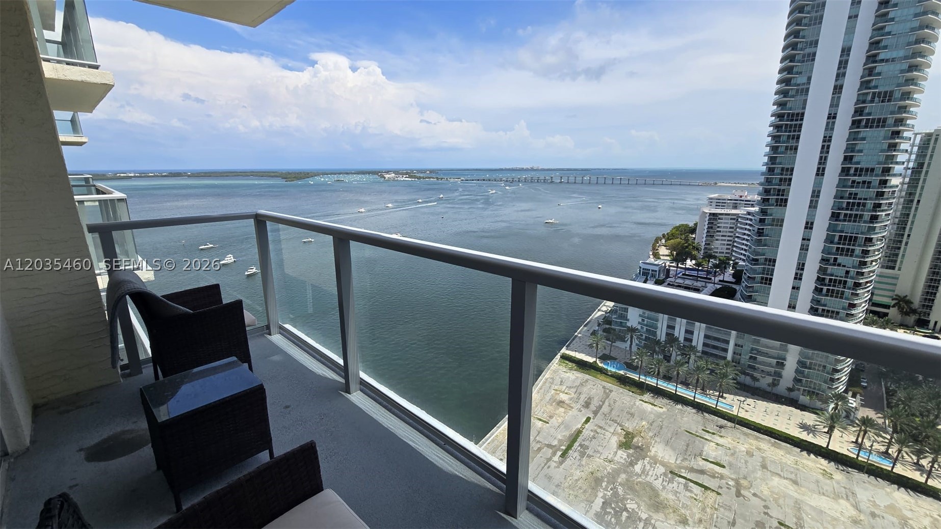 Spacious 1 bed / 1 bath condo for rent at The Mark on Brickell. Enjoy stunning bay views from a high floor, private balcony, modern kitchen, and walk-in closet. Building offers resort-style amenities: pool, gym, tennis court, valet, and 24/7 security. Prime location in the heart of Brickell, steps from restaurants, shops, and entertainment. Ready to move in!