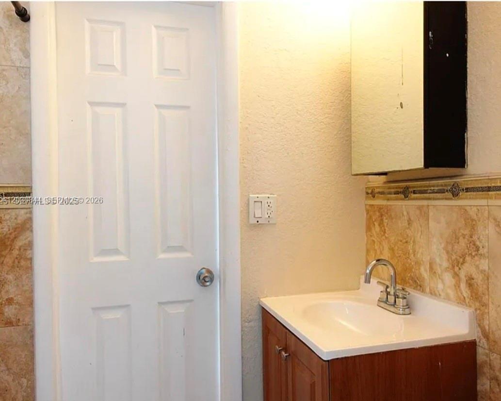 HONEYHILL ESTS SEC 1 1ST - Residential Lease