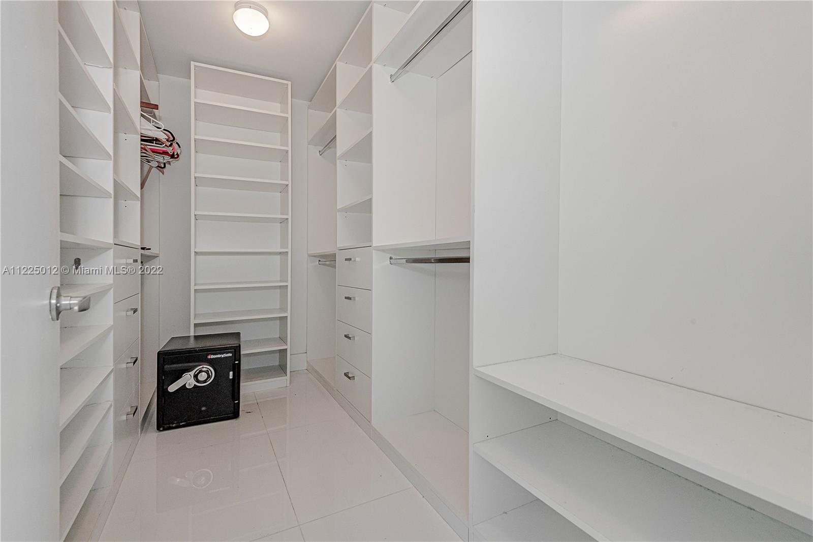 MARINA PALMS RESIDENCES N - Residential