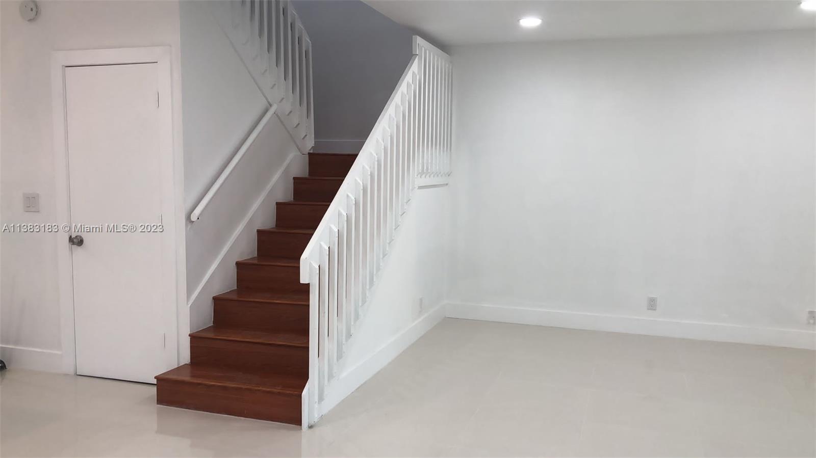 SPRINGTREE LAKES - Residential