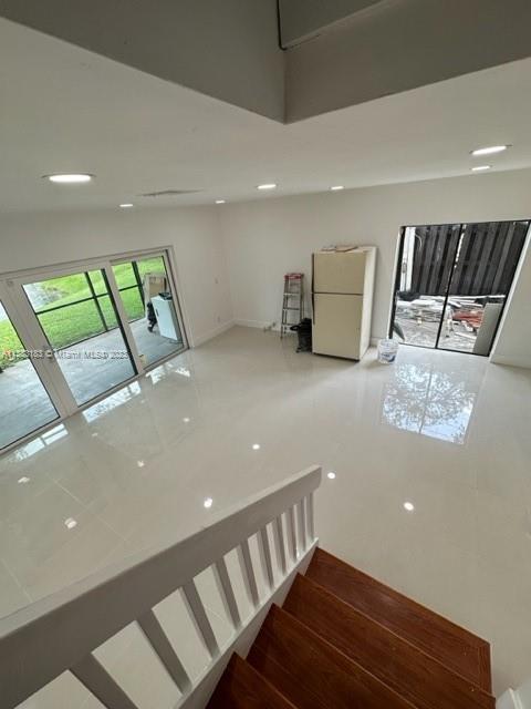 SPRINGTREE LAKES - Residential