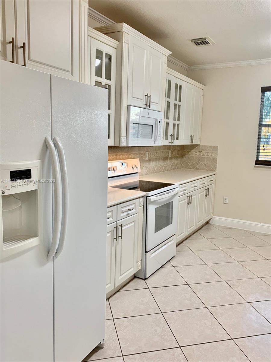 KENDALLAND - Residential Lease