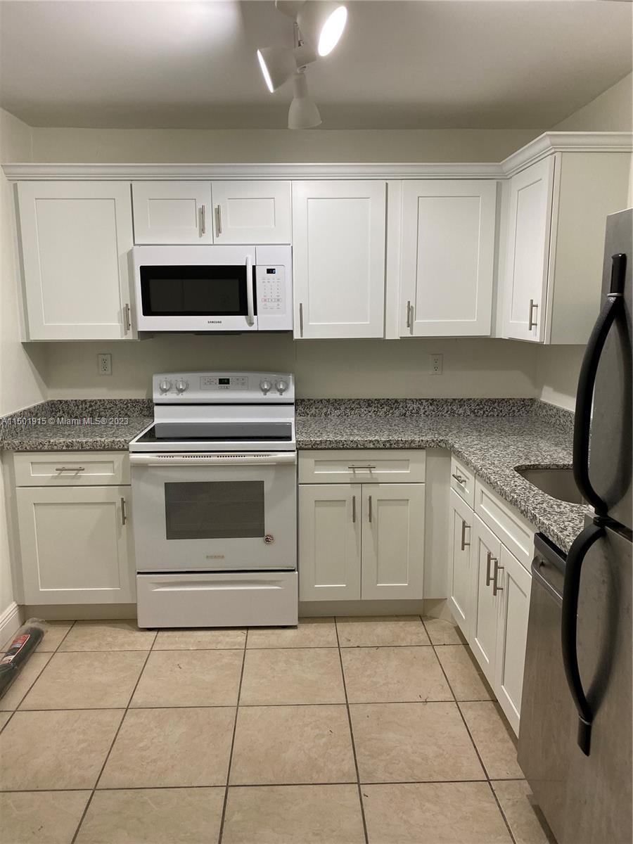 BELASERA AT PINE ISLAND C - Residential Lease