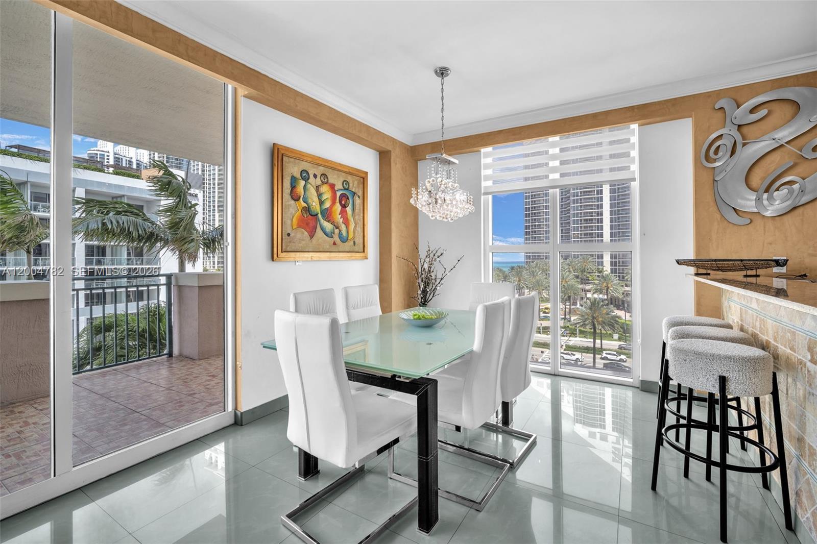KING DAVID OF SUNNY ISLES - Residential