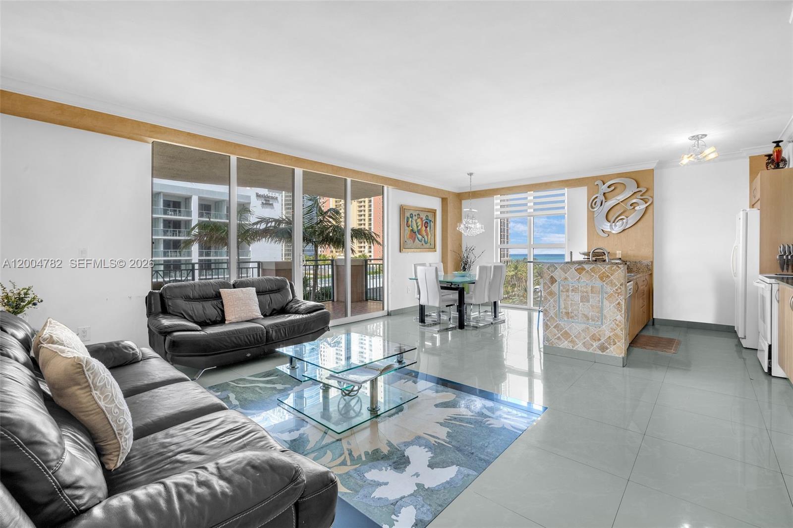 KING DAVID OF SUNNY ISLES - Residential