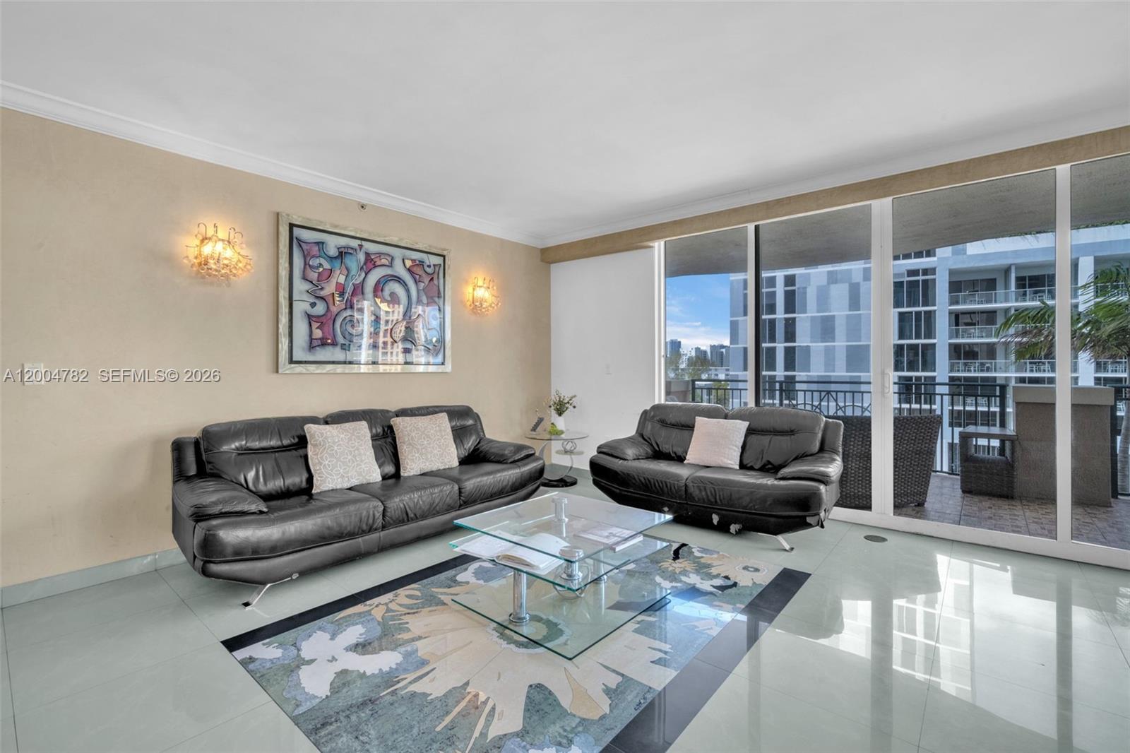 KING DAVID OF SUNNY ISLES - Residential