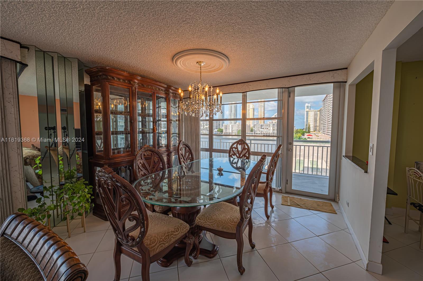 WINSTON TOWERS 500 CONDO - Residential