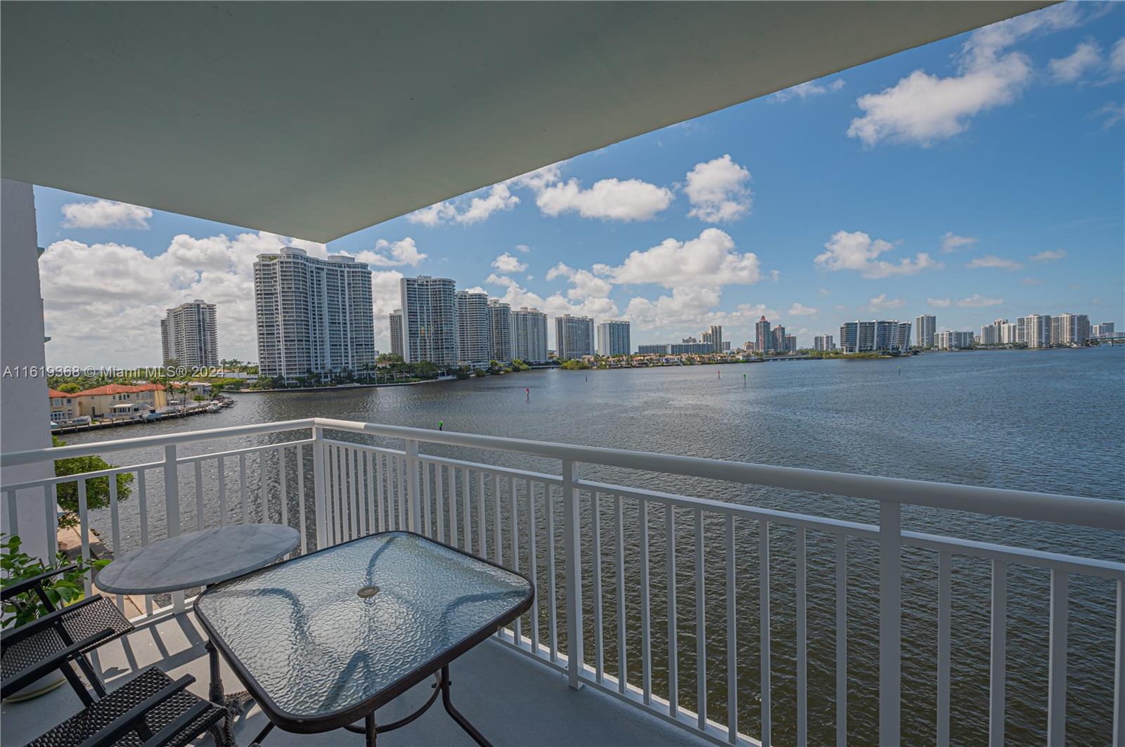 WINSTON TOWERS 500 CONDO - Residential