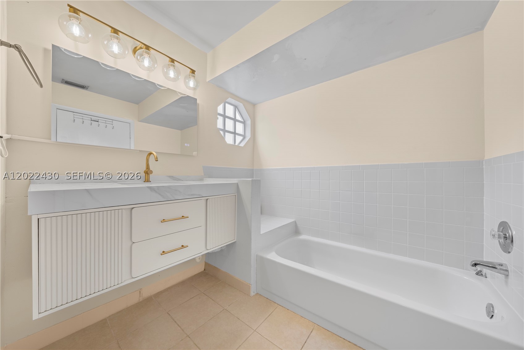 LAKES BY THE BAY SEC 6 - Residential