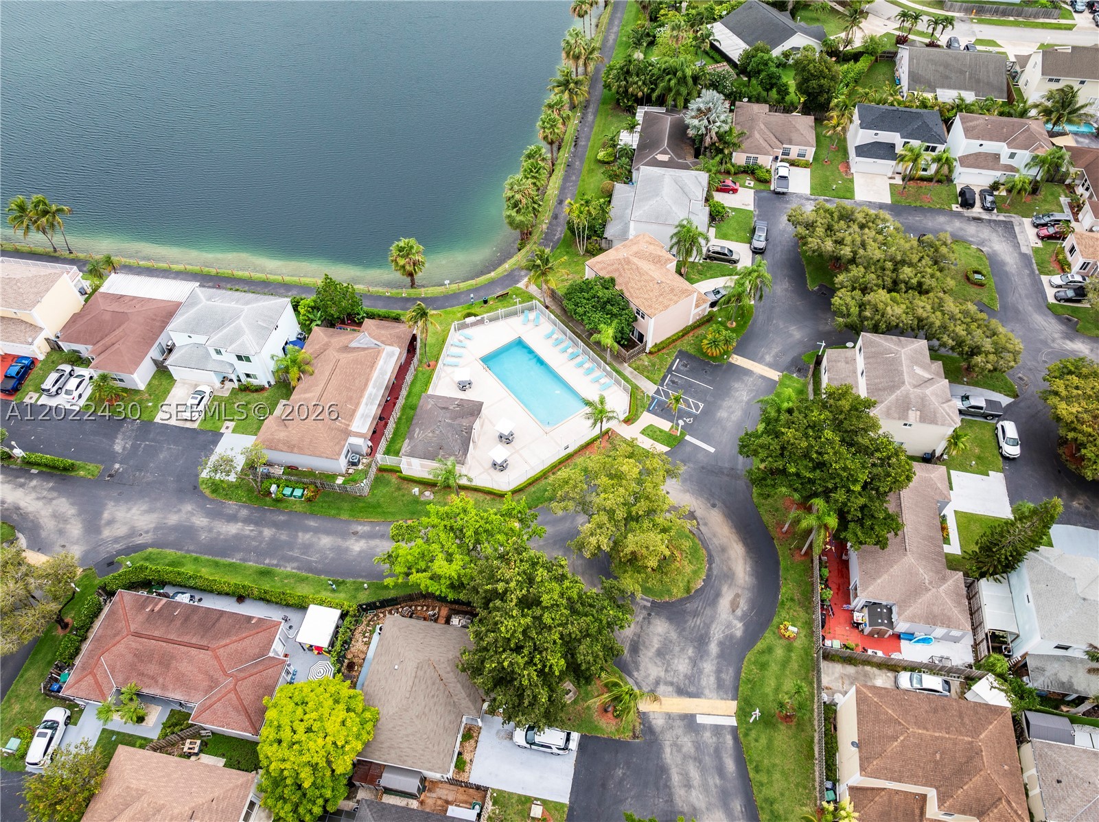 LAKES BY THE BAY SEC 6 - Residential