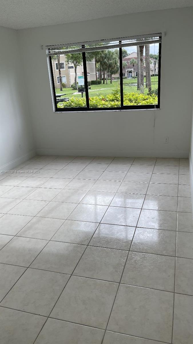 VISCONTI CONDO - Residential
