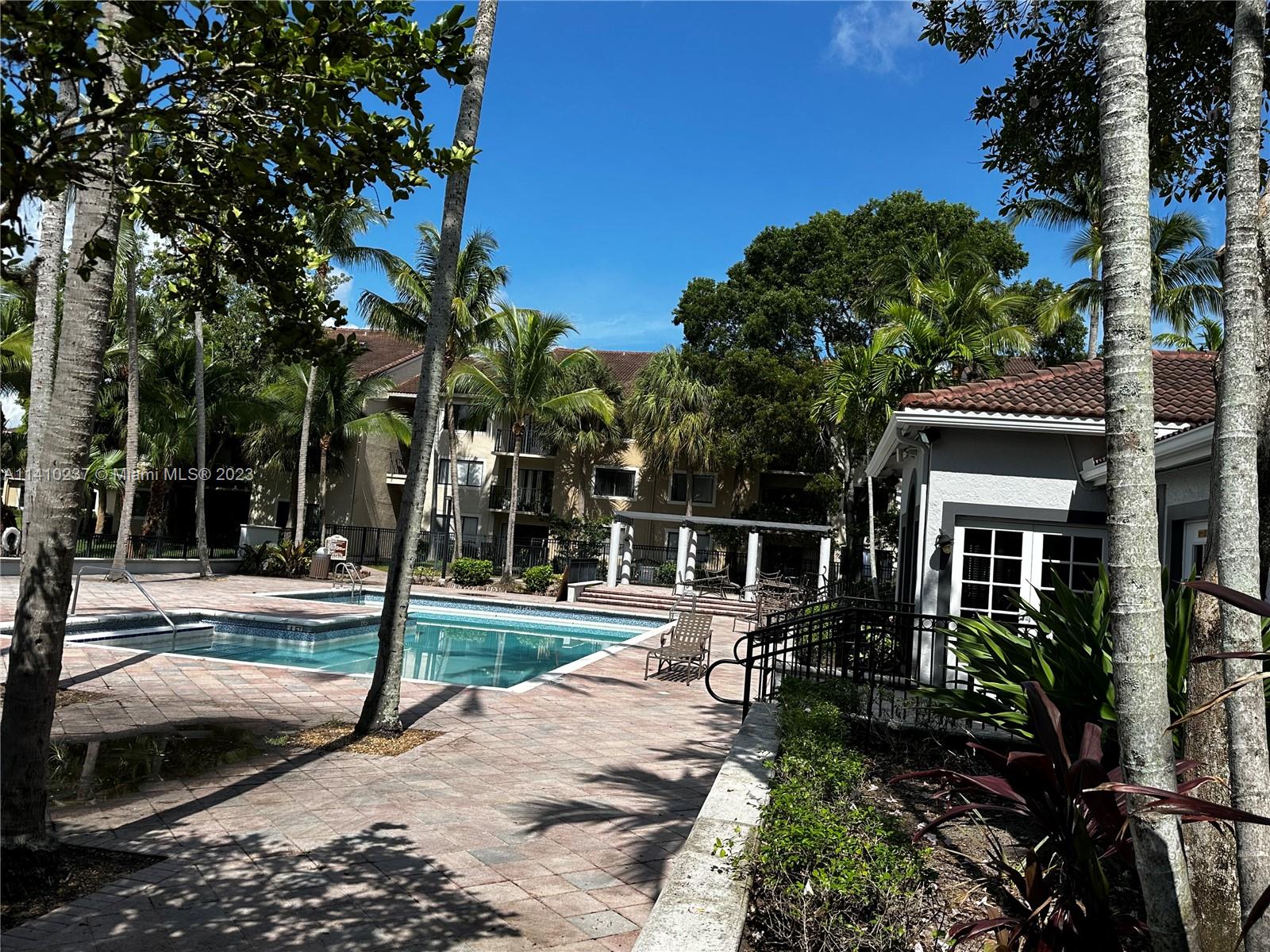 VISCONTI CONDO - Residential