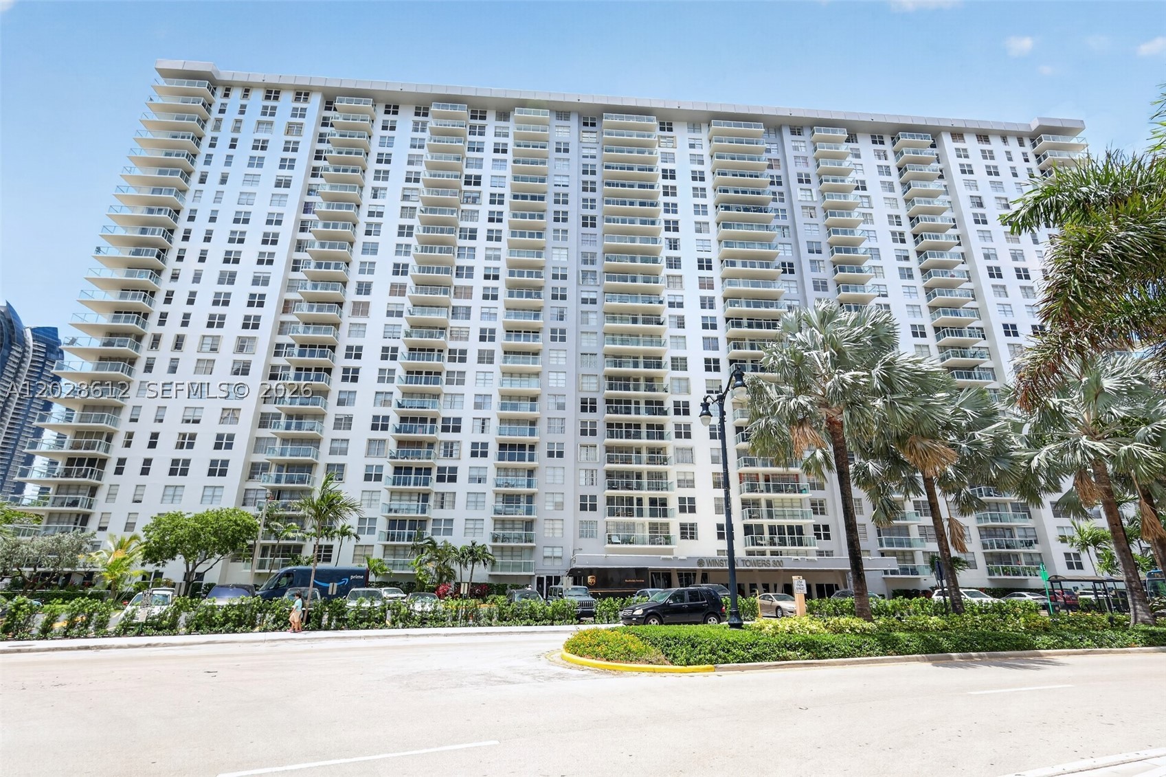 WINSTON TOWER 300 - Residential