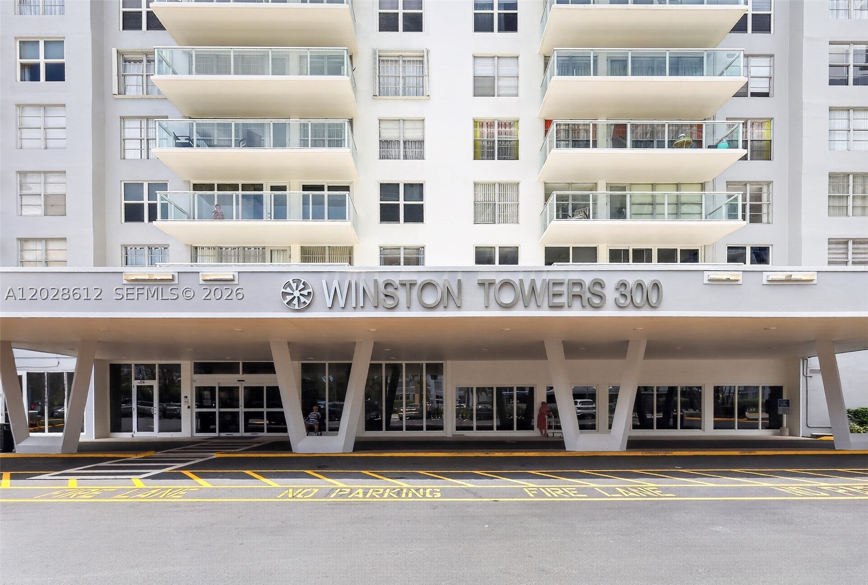 WINSTON TOWER 300 - Residential