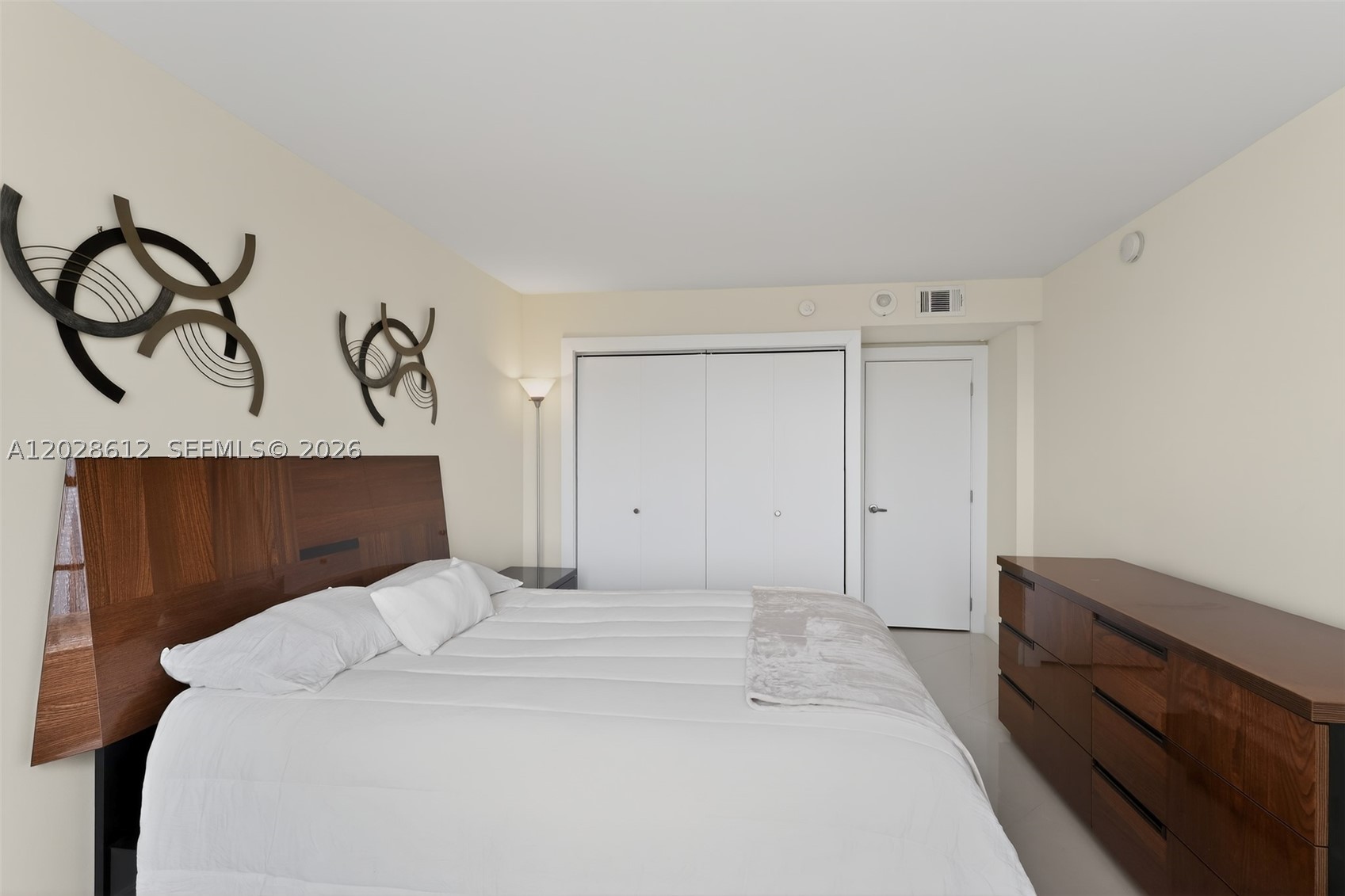 WINSTON TOWER 300 - Residential