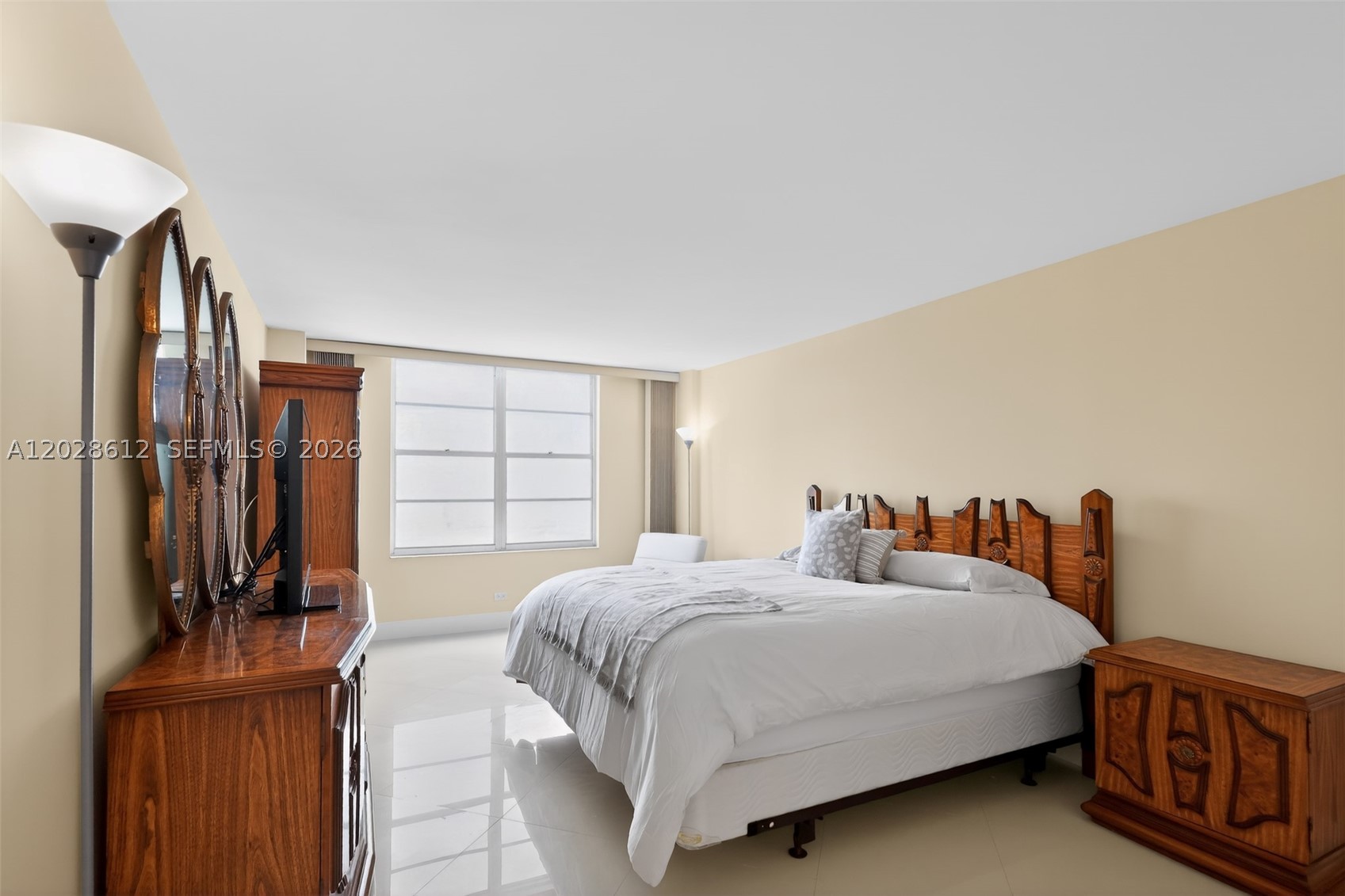 WINSTON TOWER 300 - Residential