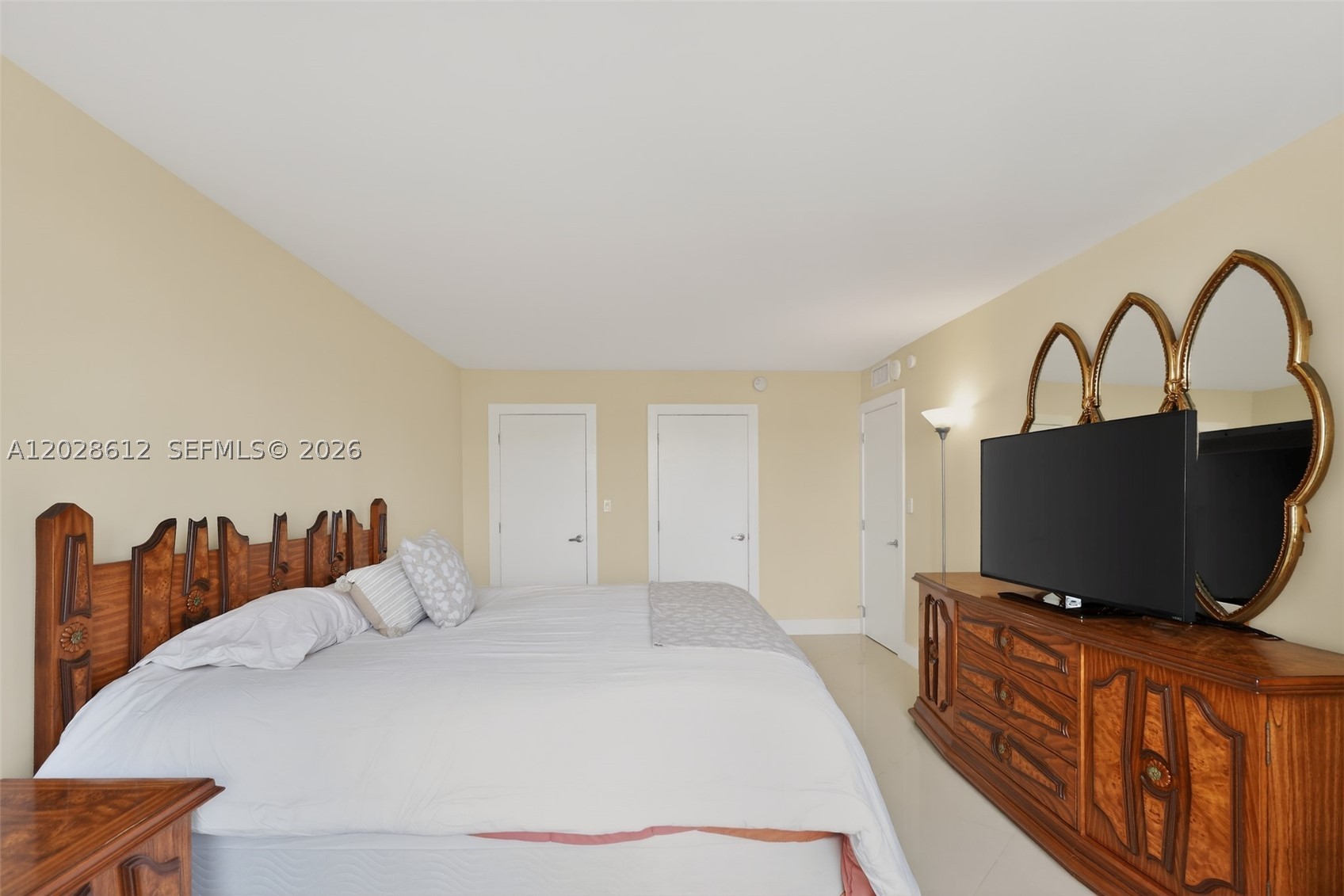 WINSTON TOWER 300 - Residential