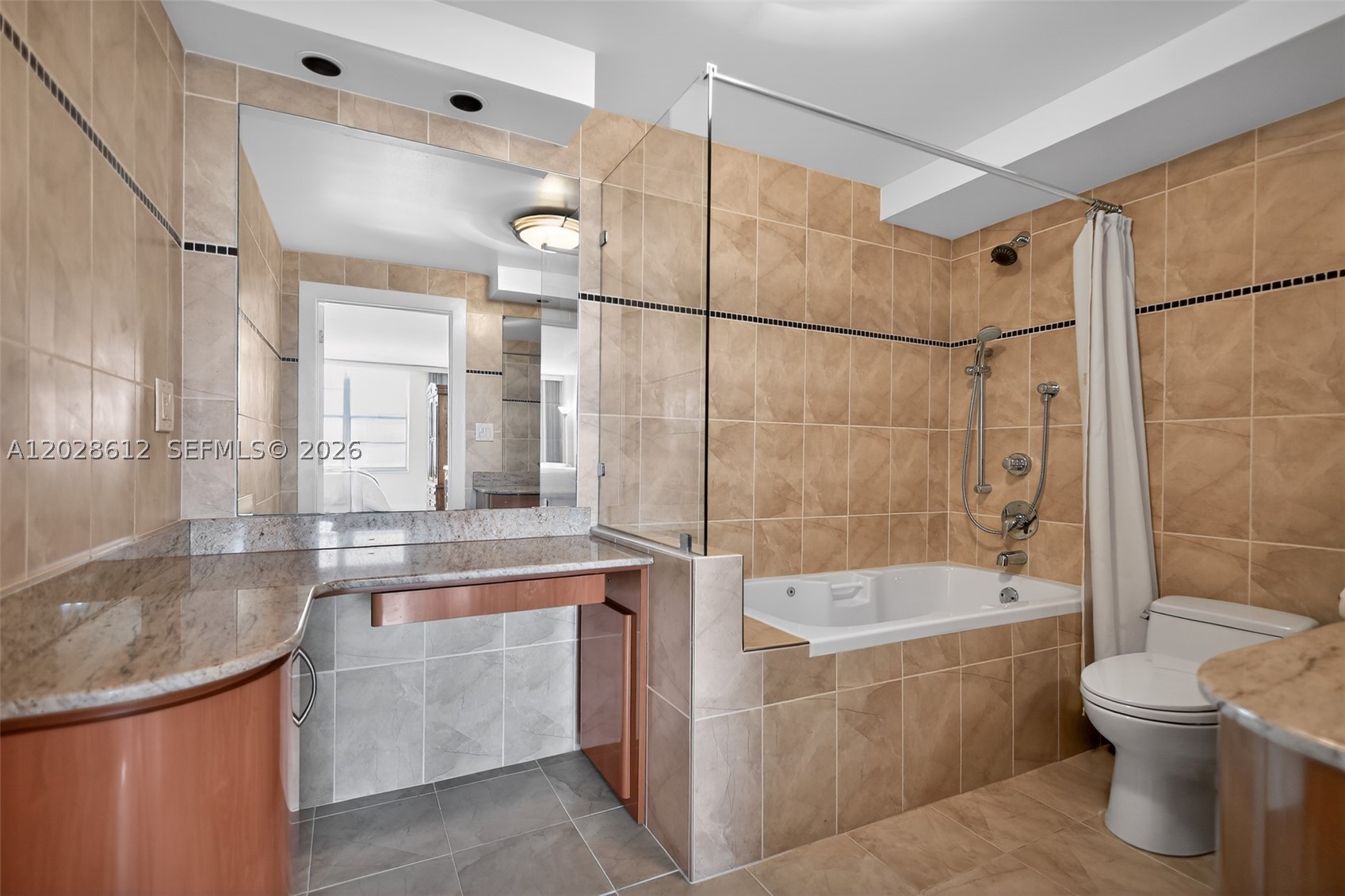 WINSTON TOWER 300 - Residential
