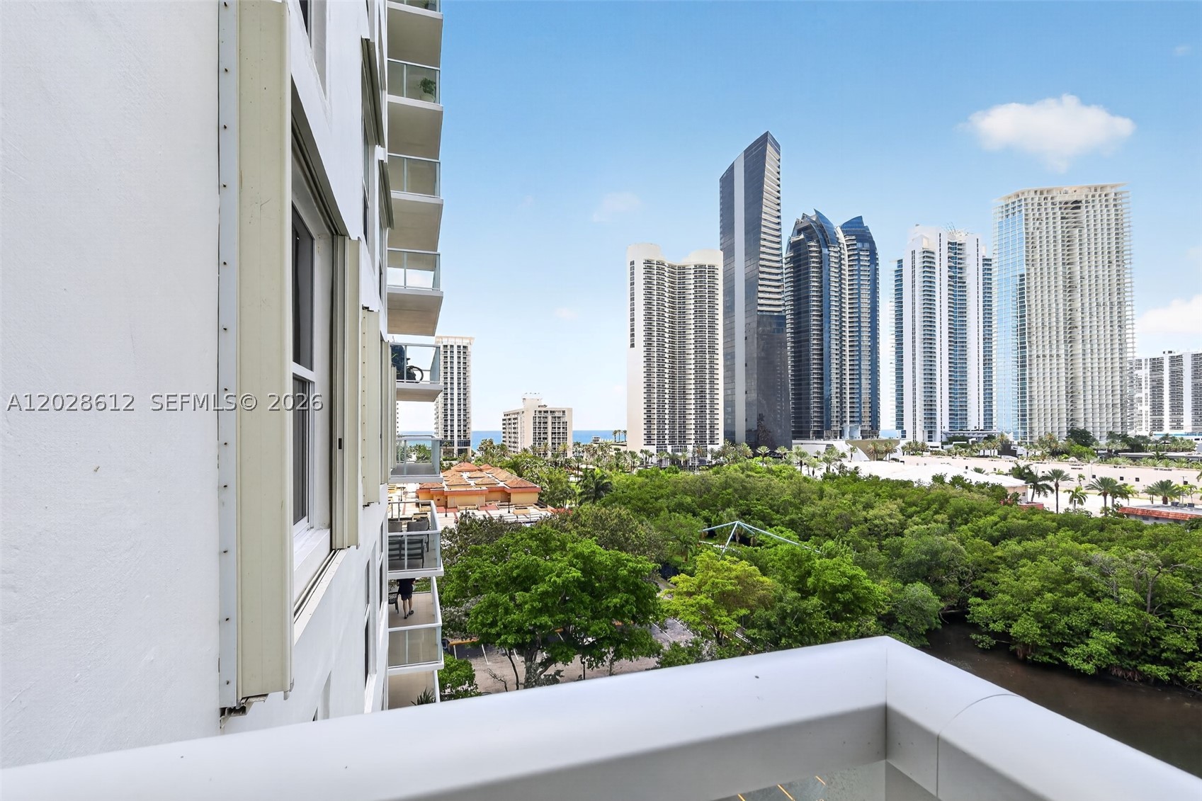 WINSTON TOWER 300 - Residential