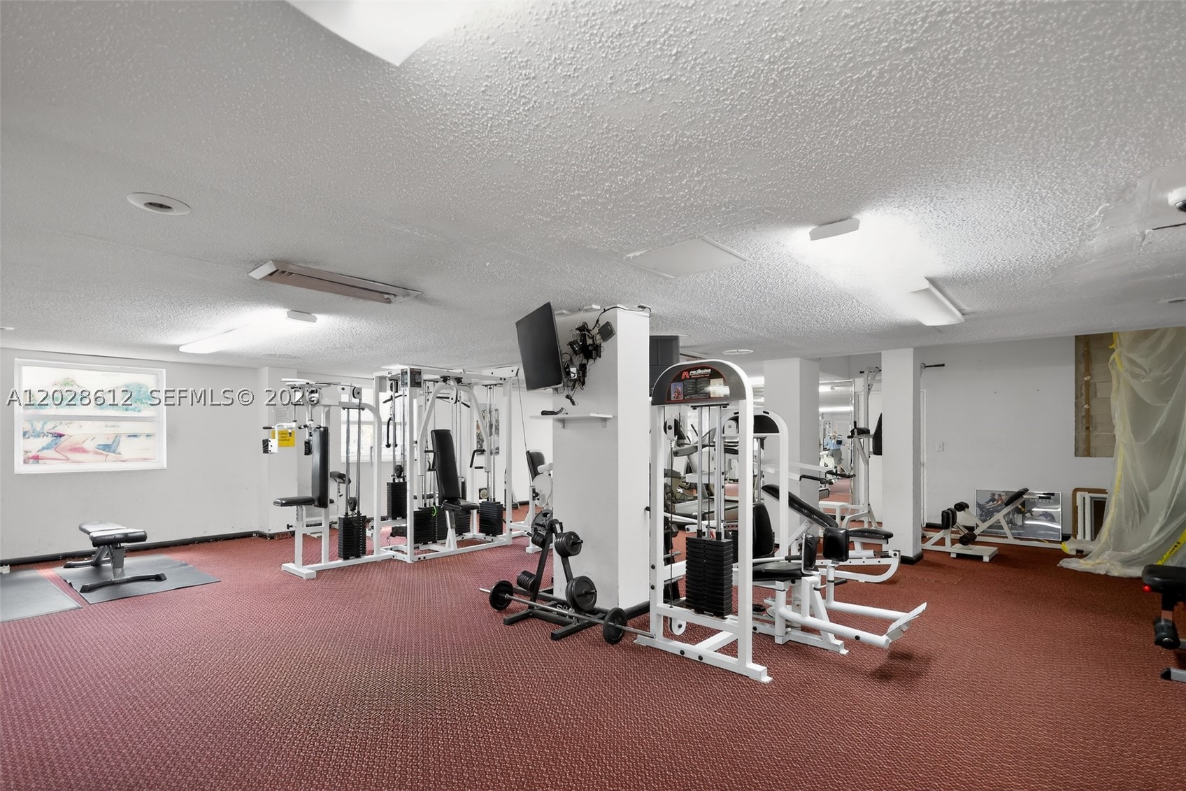 WINSTON TOWER 300 - Residential
