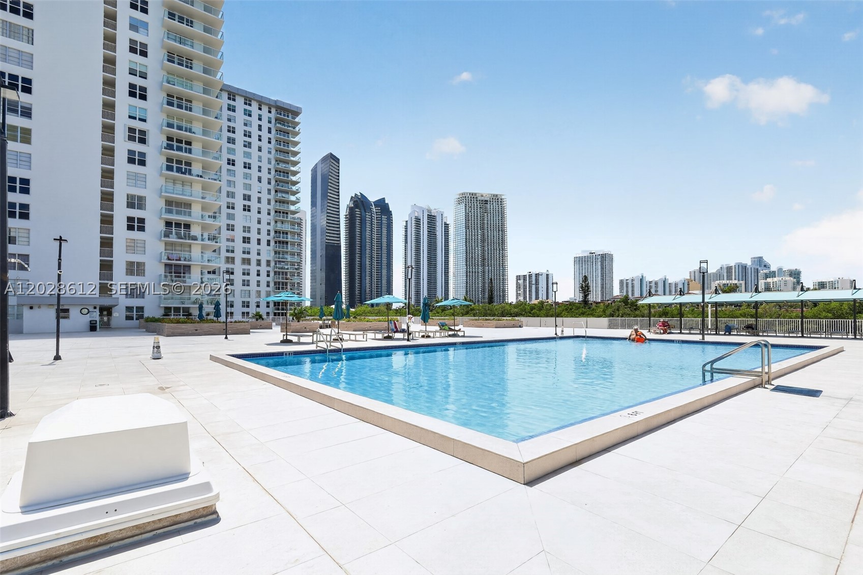 WINSTON TOWER 300 - Residential