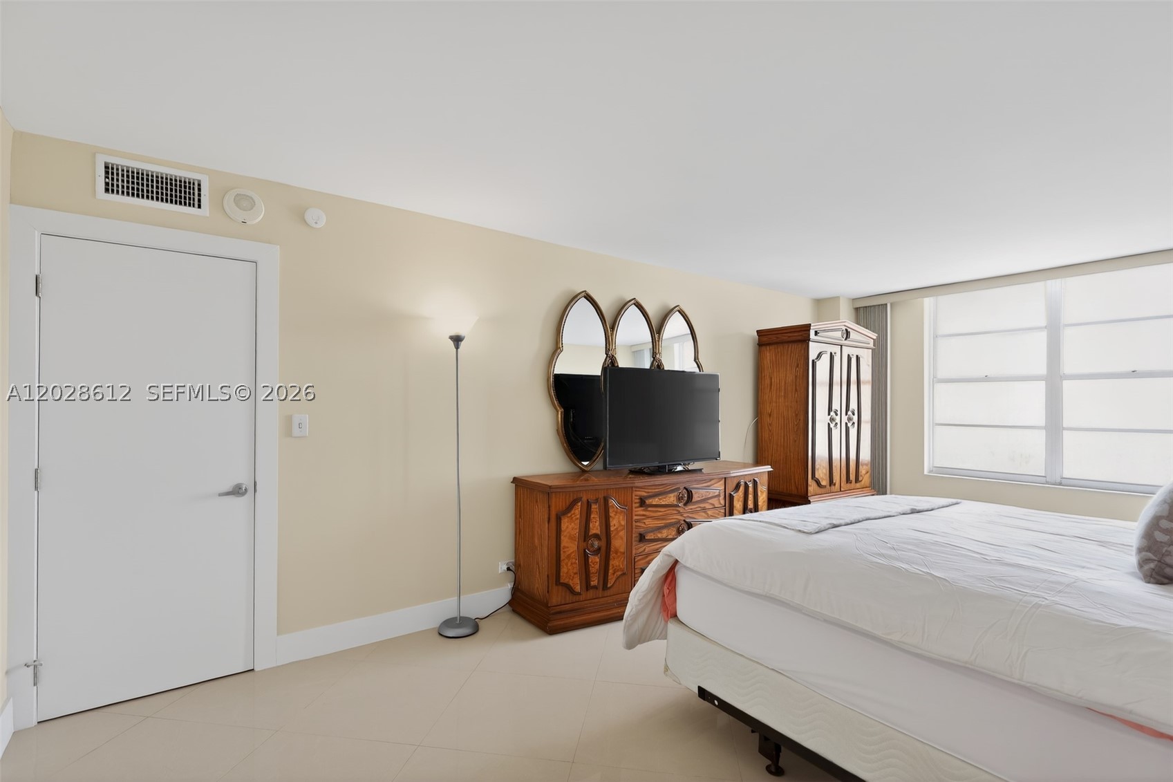 WINSTON TOWER 300 - Residential