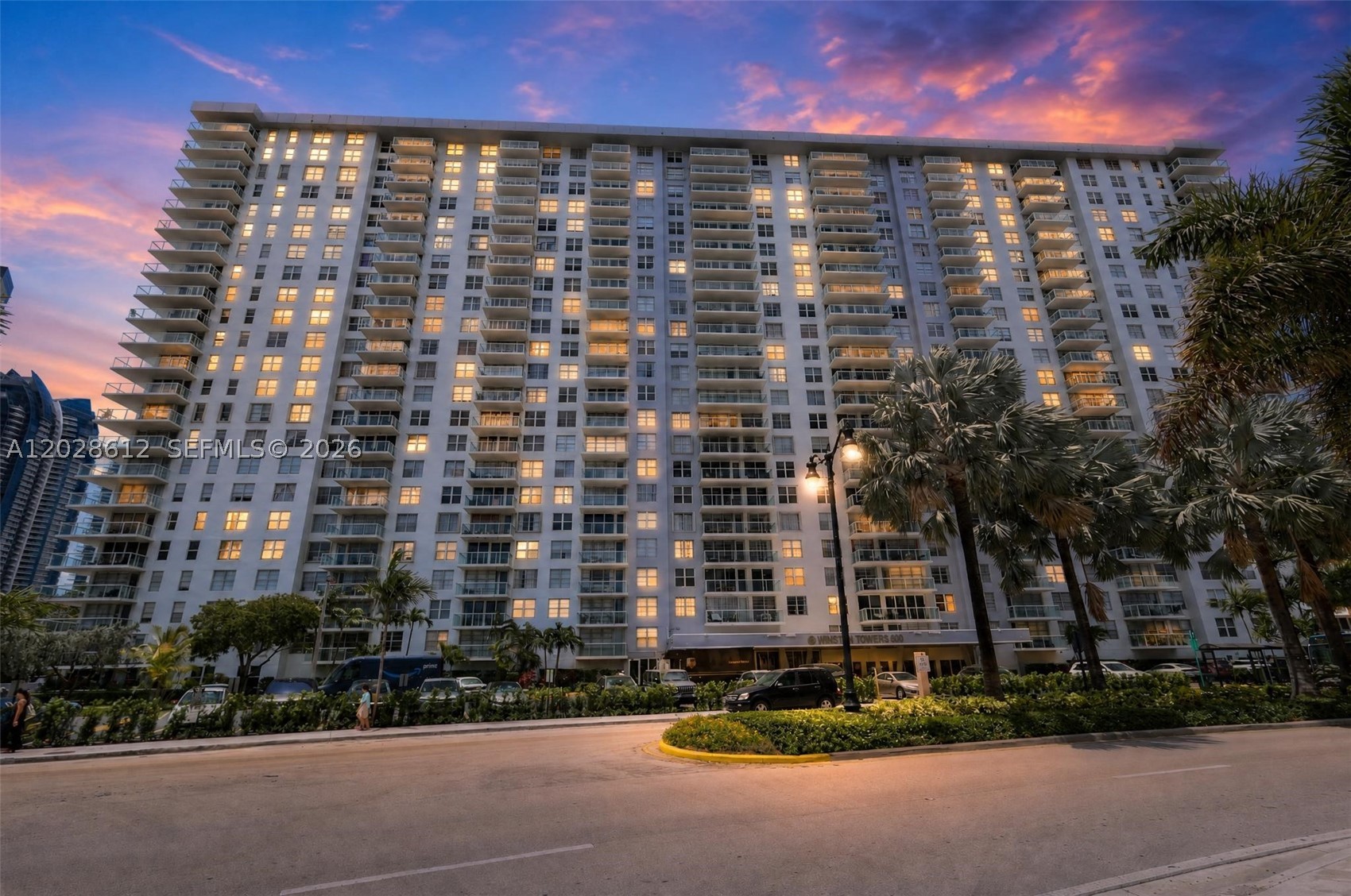WINSTON TOWER 300 - Residential