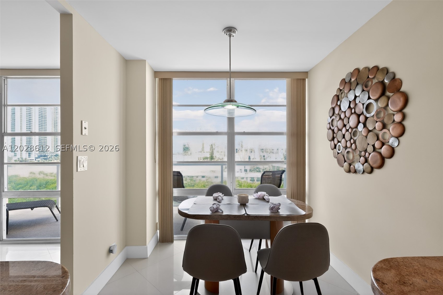 WINSTON TOWER 300 - Residential