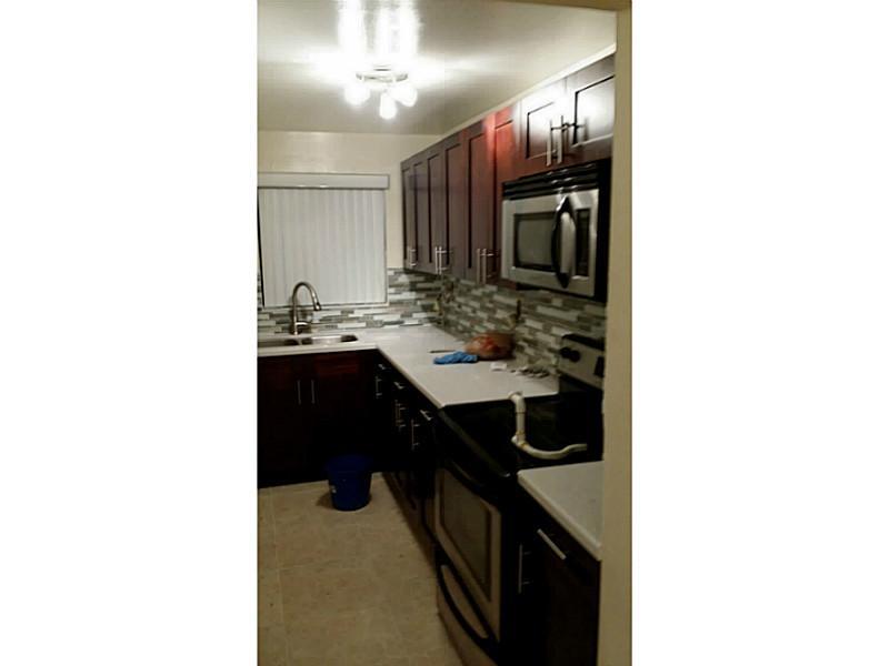 Wonderful property to rent, big open area, new kitchen wood cabinets. Big rooms and bathrooms. Owner is proud of property so keeps it in the best shape possible. Freshly painted walls. Everything your client needs is in here come check it out! It's a show  and rent, you will not be disappointed.