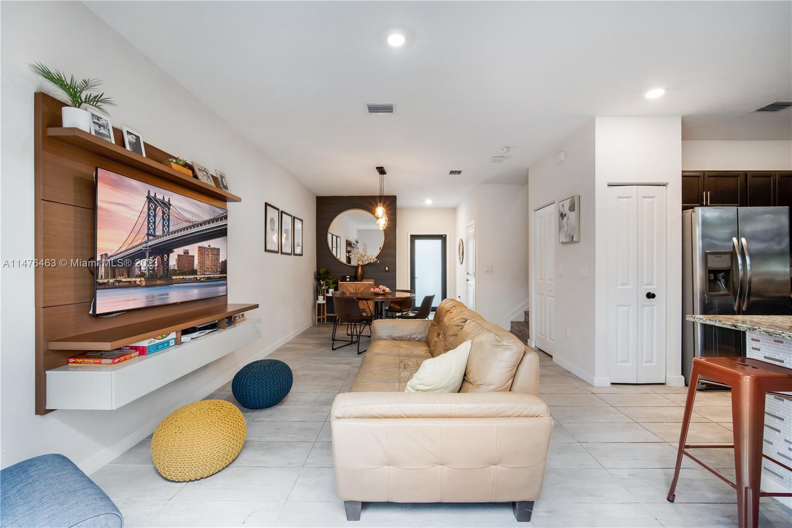 VIA VENTURA NEIGHBORHOOD - Residential