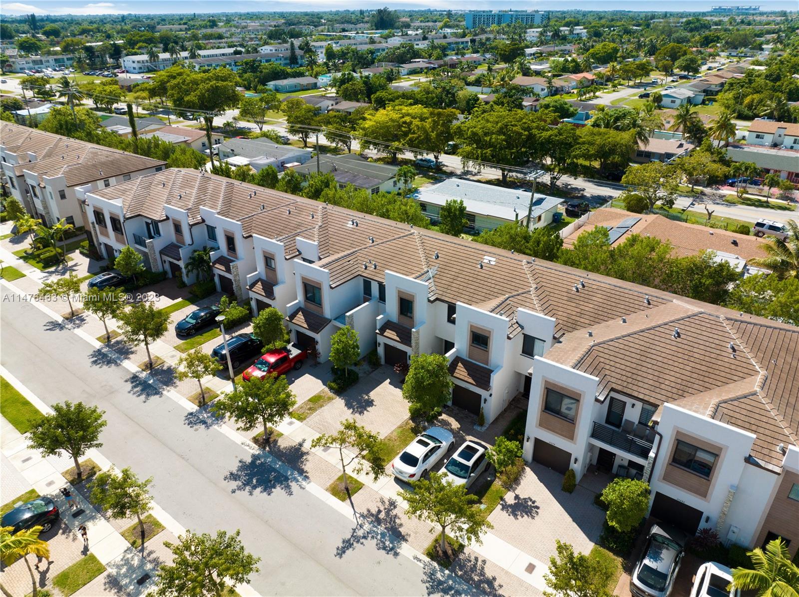 VIA VENTURA NEIGHBORHOOD - Residential