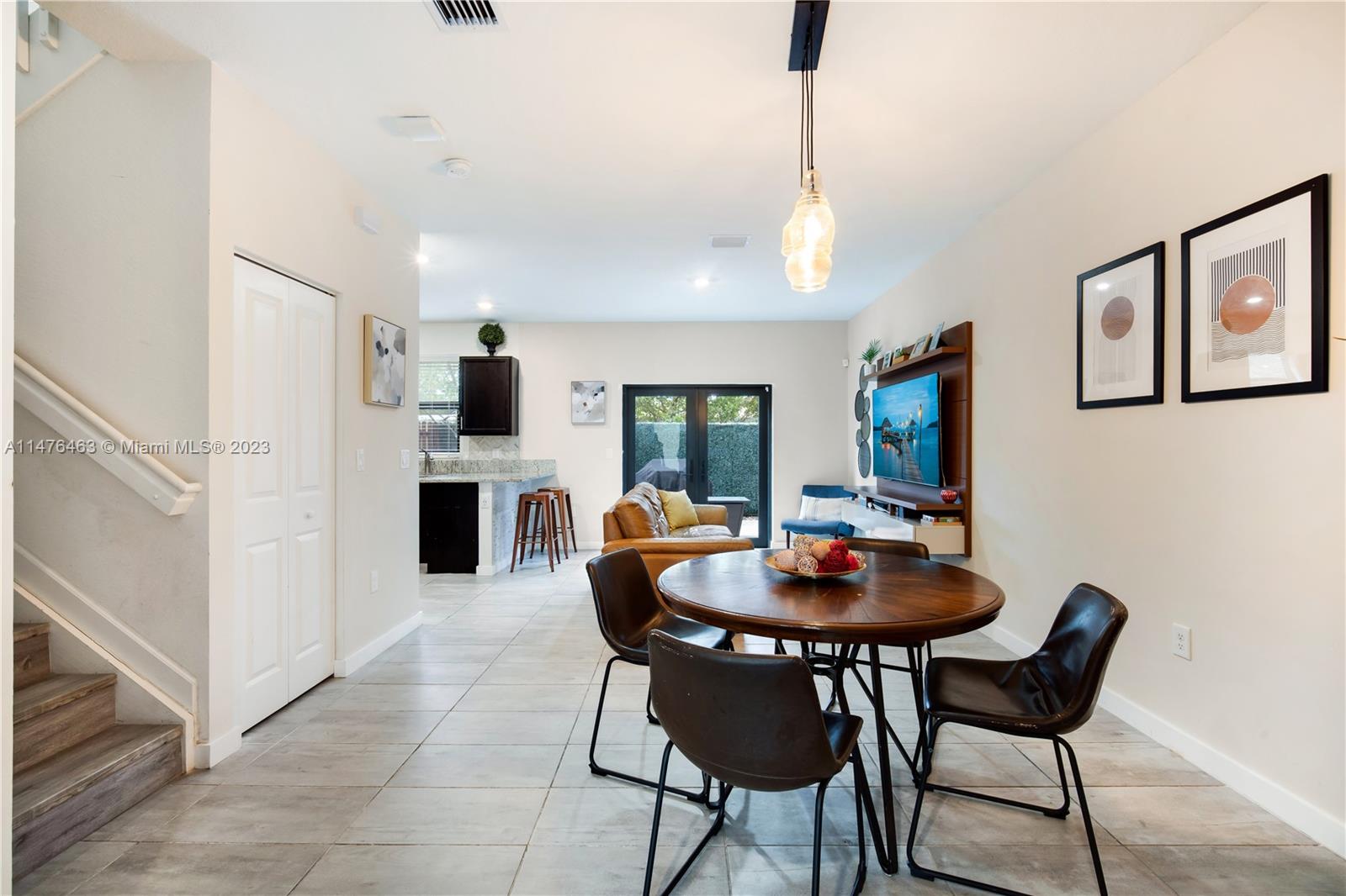 VIA VENTURA NEIGHBORHOOD - Residential
