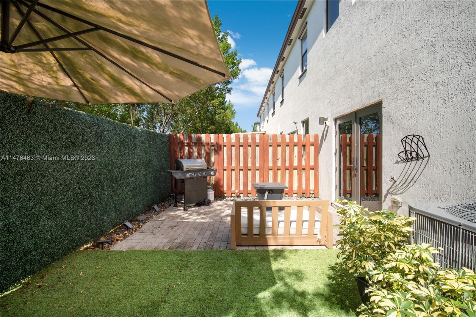 VIA VENTURA NEIGHBORHOOD - Residential