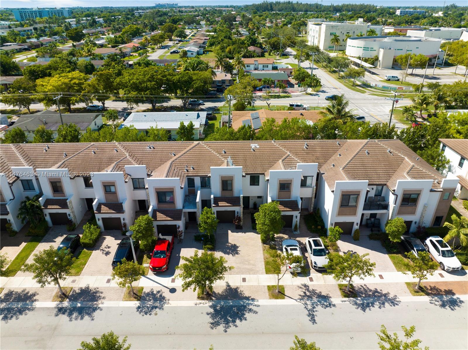 VIA VENTURA NEIGHBORHOOD - Residential