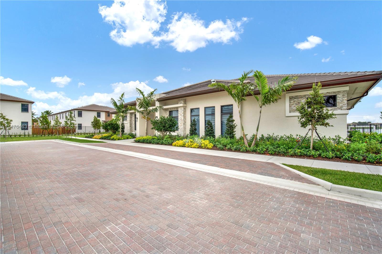 VIA VENTURA NEIGHBORHOOD - Residential