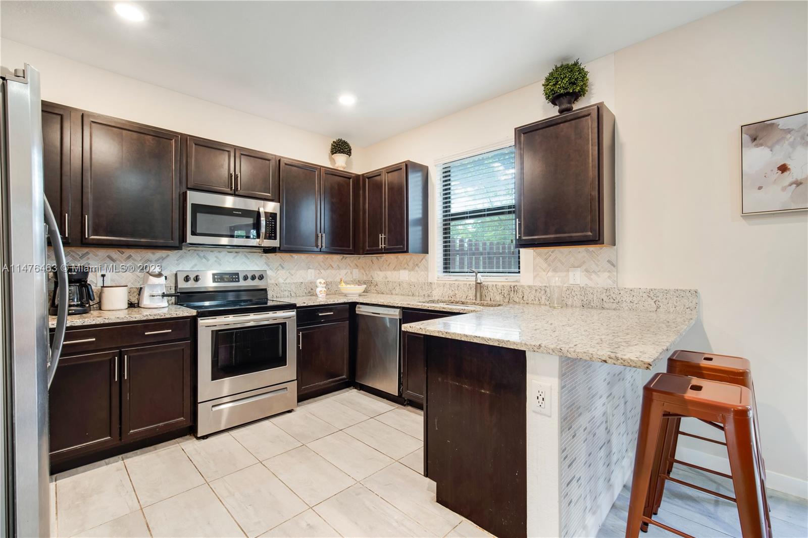 VIA VENTURA NEIGHBORHOOD - Residential