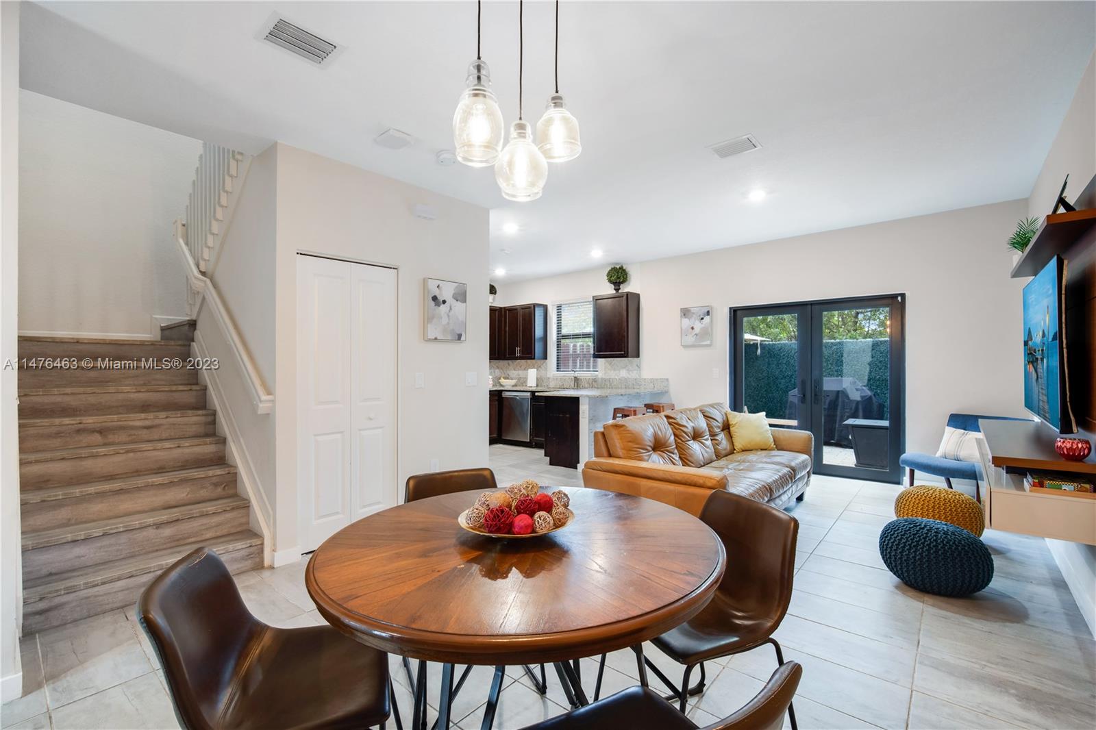 VIA VENTURA NEIGHBORHOOD - Residential