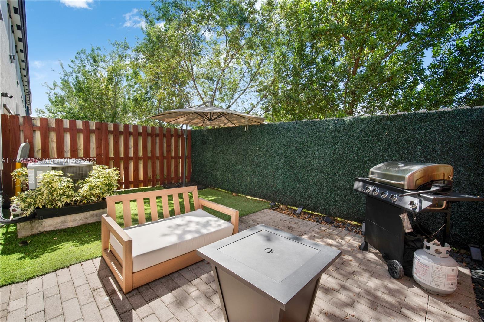 VIA VENTURA NEIGHBORHOOD - Residential