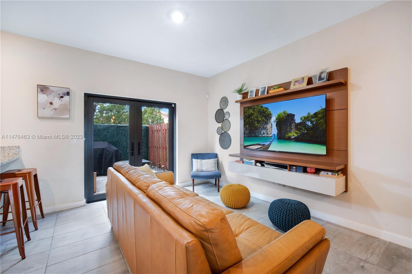 VIA VENTURA NEIGHBORHOOD - Residential
