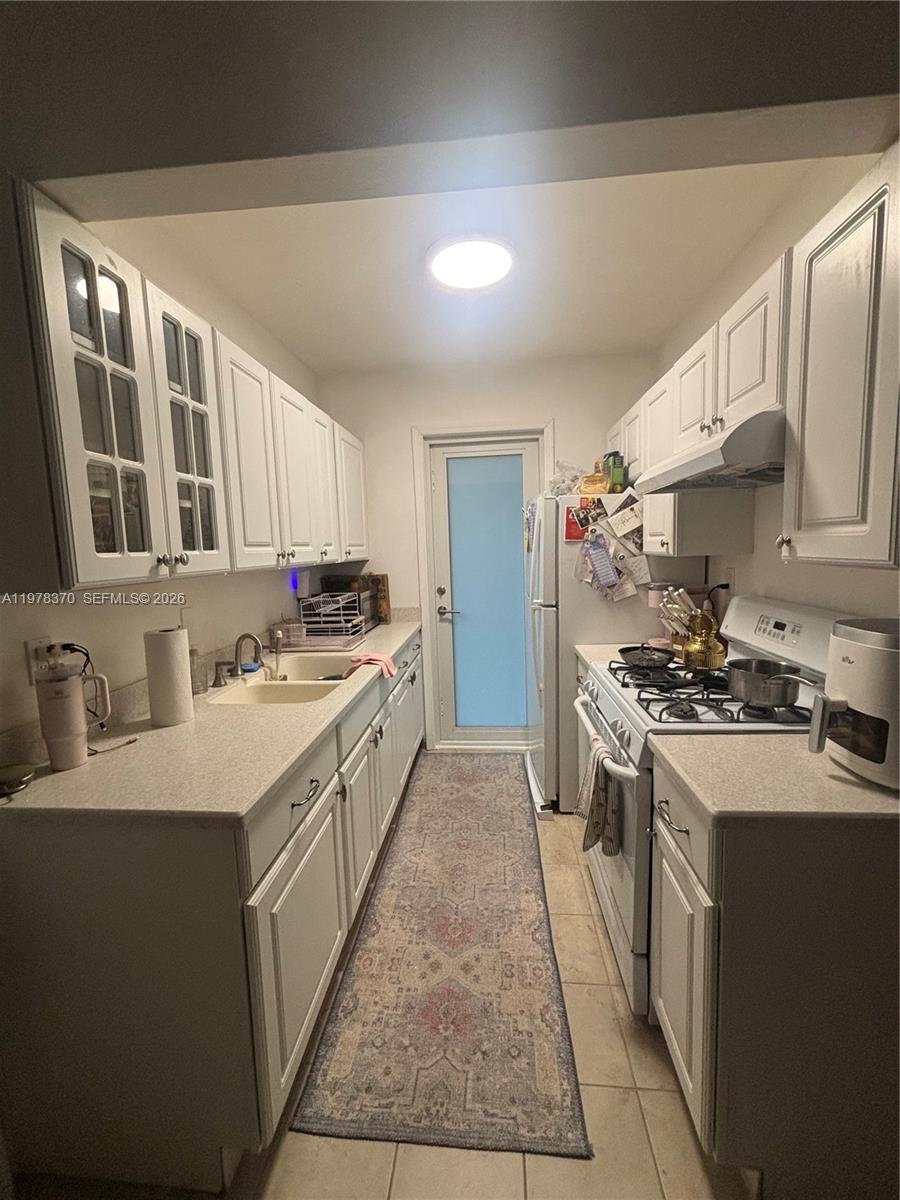 GOLDEN DREAMS CONDO - Residential