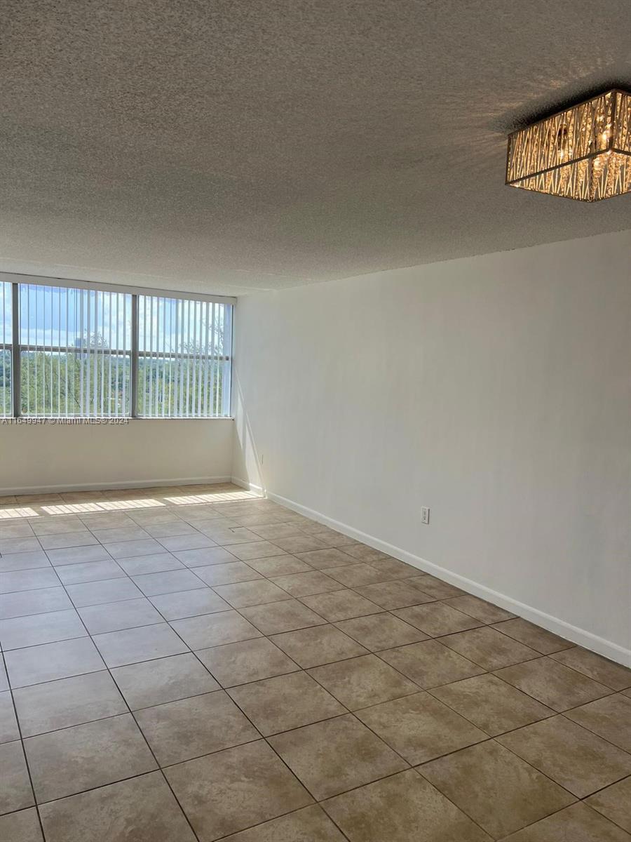 WILSHIRE CONDO - Residential Lease